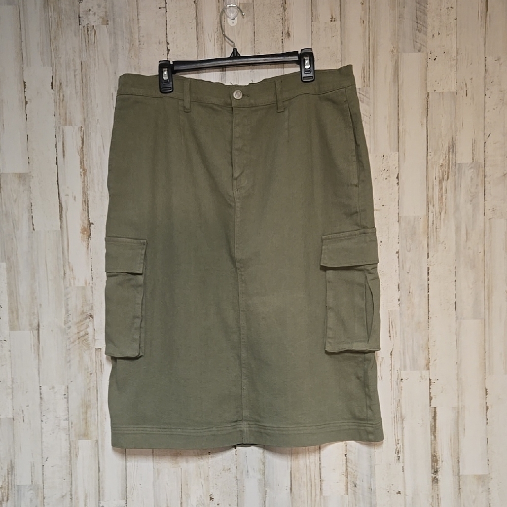 Forever 21 Olive Green Cargo Skirt